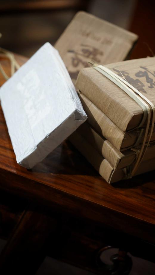 2017年私房茶2代，冰岛村普洱茶生茶 250克/砖 商品图3