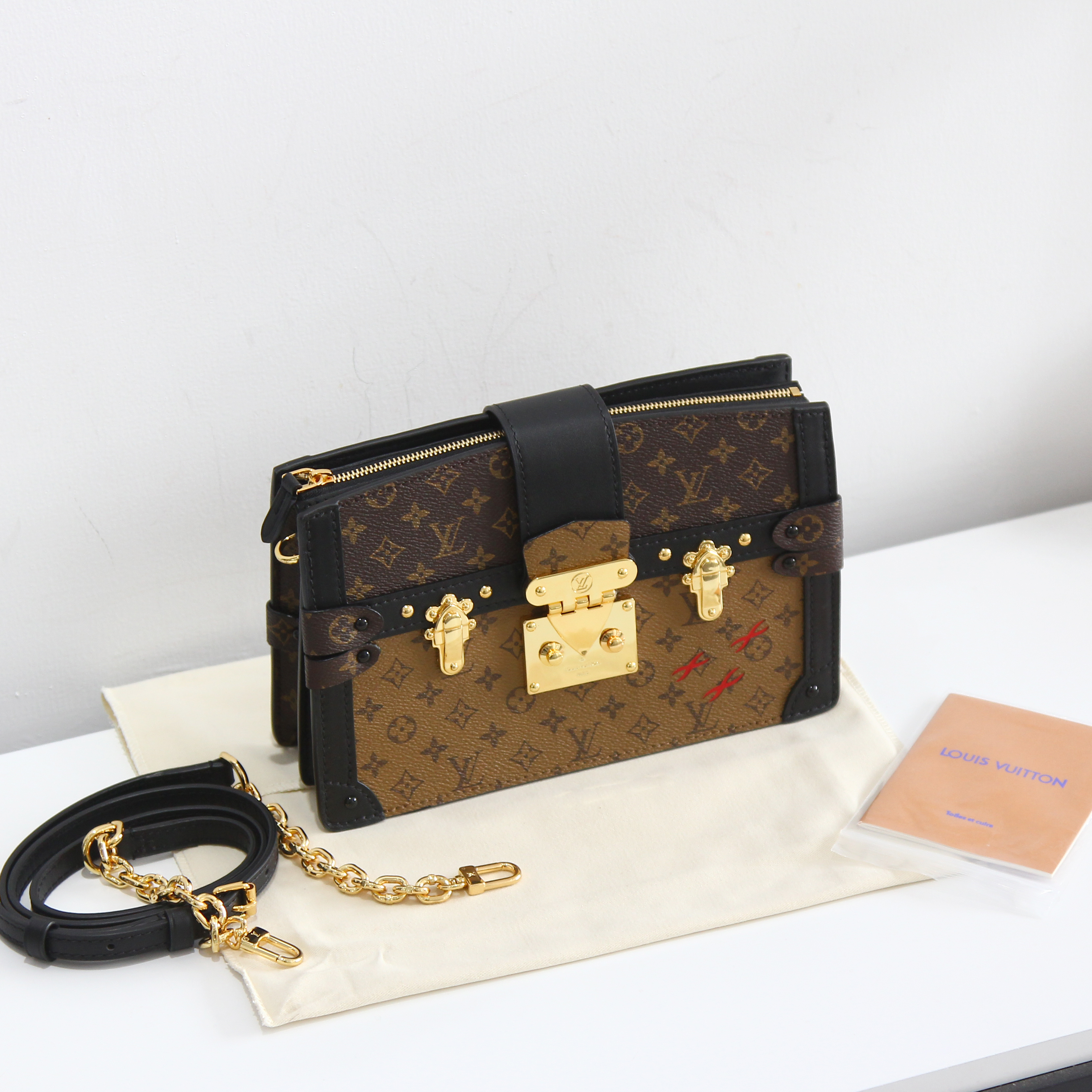 传美特渠高颜值爆款包走秀款限量版trunkclutch软盒子百搭凹造型款单