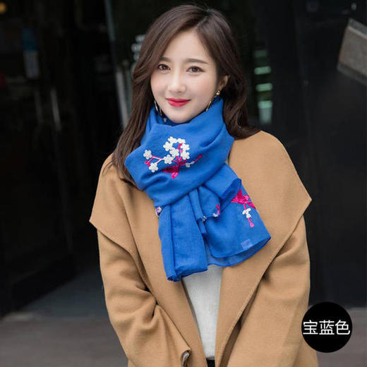 民族风刺绣，棉麻绣花长款围巾披肩 商品图3