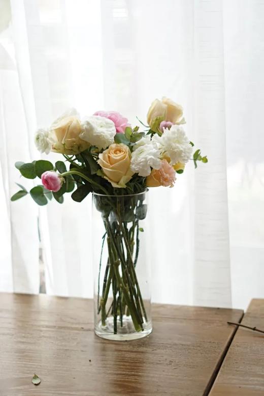 家庭插花系列 每周一花1月4束家庭搭配花束鲜花包月 云南花好多鲜花 家庭插花系列 每周一花1月4束家庭搭配花束鲜花包月 云南花好多鲜花