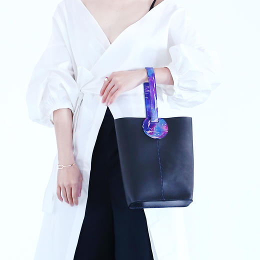 80后女皮匠黄晓莉 中国国际时装周人气爆款 绝版潘多拉魔盒手工包系列 商品图2