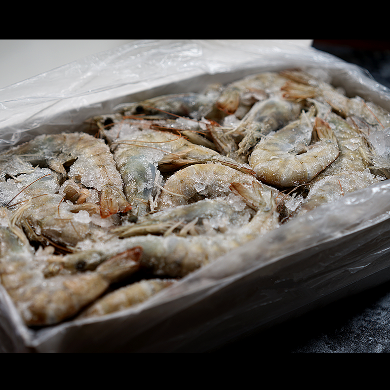 【老船长盐冻白虾（30-40）】，产地：厄瓜多尔，129元/盒，4斤/盒。