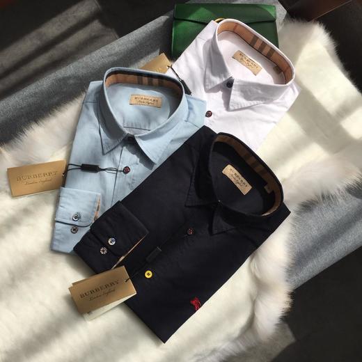 点此购买 巴宝莉 撞色纽扣男士商务休衬衫 创 108902