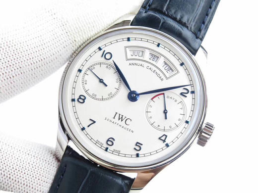 IWC   万国葡萄牙万年历腕表系列 IW503502 镜面为双面防反光拱形边缘蓝宝石玻璃表镜。 商品图2