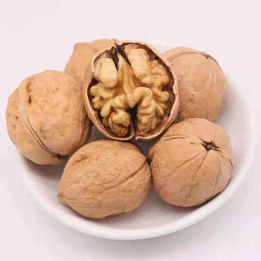新疆  核桃 单斤 商品图0
