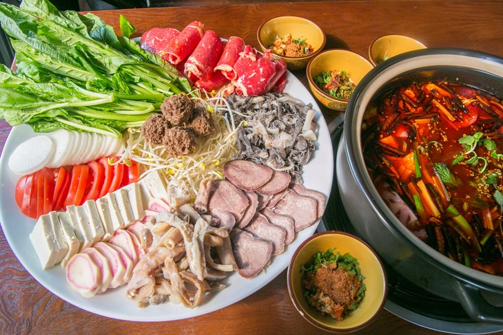 金三罐坛酸菜牛肉48元23人酸菜牛肉套餐