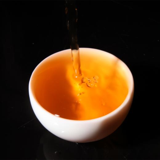 2010年藤条普洱茶 春茶生饼 357克 商品图2