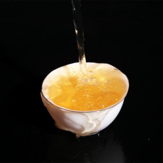 2018年岩韵普洱生茶 普洱春茶 生茶饼357克 商品图2