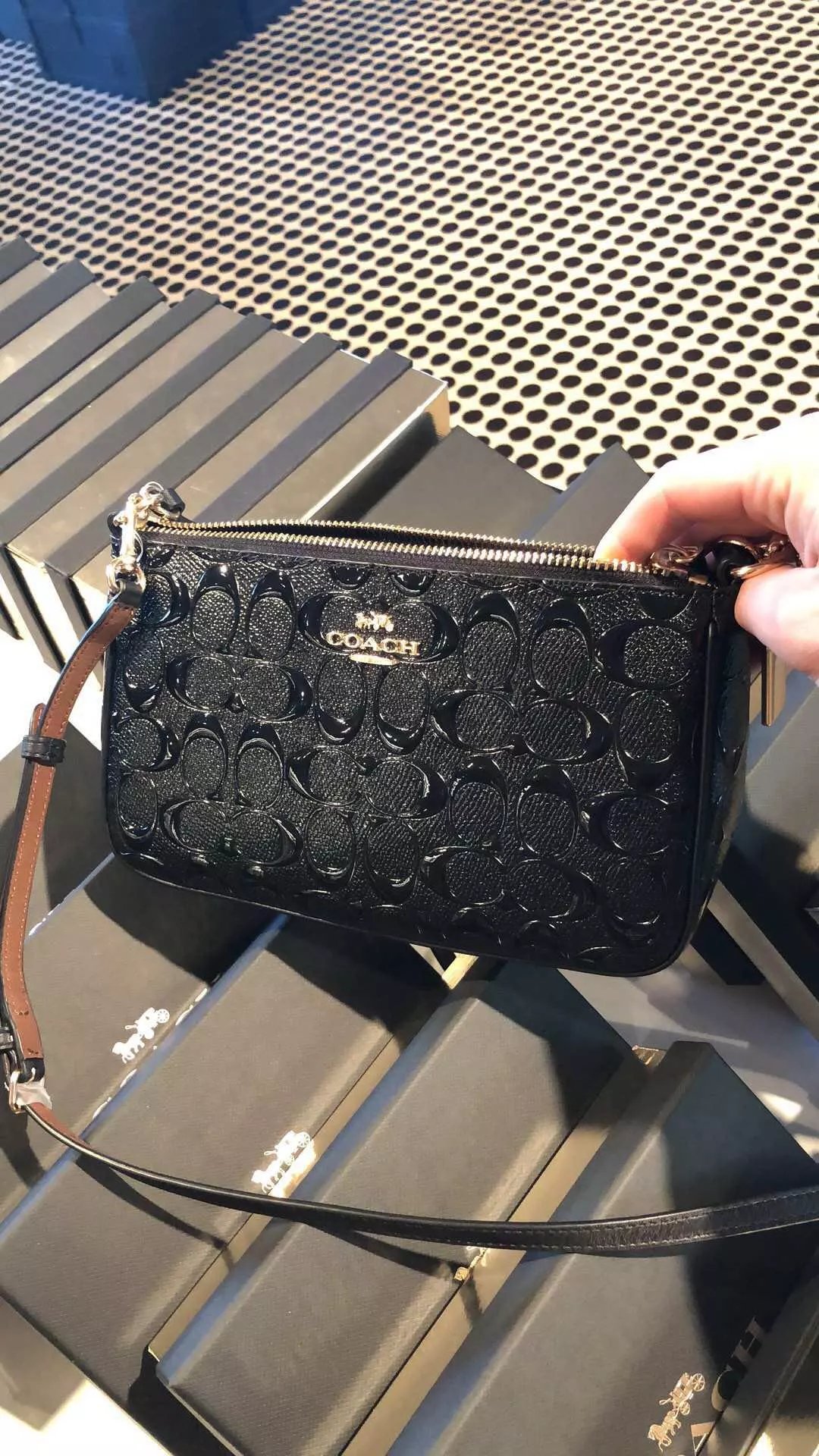 国内现货coach蔻驰浮雕黑色logo款老花棕色logo麻将包实物很好看哈