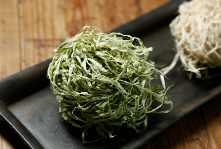 青竹茹产量极低,是竹茹中的精品.