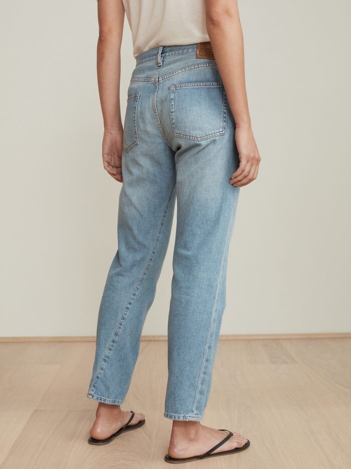 特价清仓不退不换瑞典小众品牌toteme复古休闲扭曲版直筒牛仔裤推荐