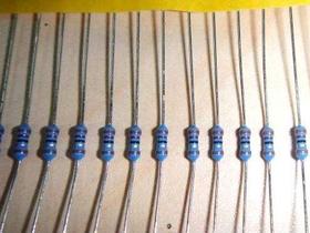 金属膜 1/4W电阻 220欧 1%精度五色环 0.25W电阻 直插电阻 100只