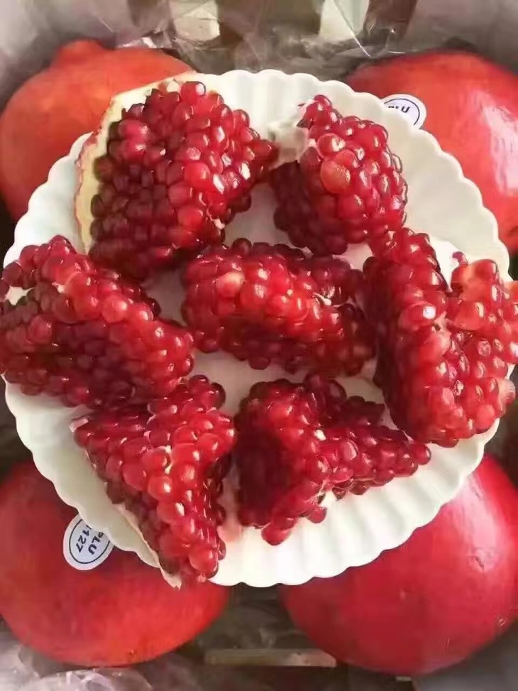 伊朗进口大红宝石石榴单果净重750g800g