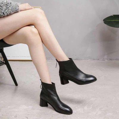 【女靴】 女士皮靴年秋冬季新款短靴后拉链圆头粗跟时装靴 商品图1