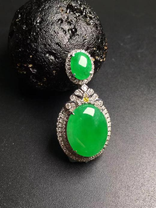 12883翡翠冰种阳绿蛋面吊坠