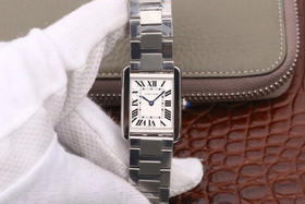 版本    卡地亚TANK 坦克系列女士腕表，表盘尺寸：小号31X24mm 中号33X27mm,原装瑞士朗达石英机芯（专柜一致）完美复刻，细节打磨，指针颜色，把头弧度，316L精钢表带