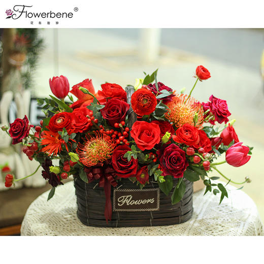 Flowerbene【花有独钟】私人订制鲜花抱抱桶花篮手提花篮 商品图0
