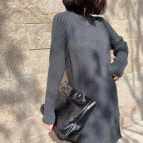 【服饰鞋包】小众针织连衣裙女秋冬长袖过膝气质配大衣的长裙子毛衣