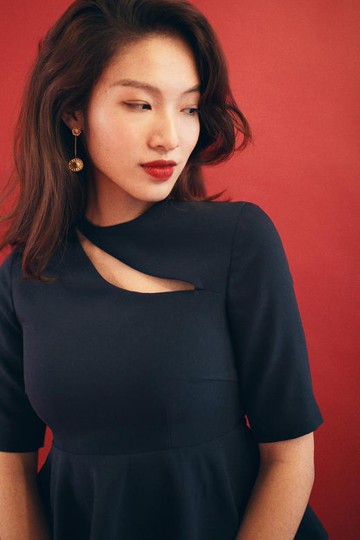 AtelierMissLu / Stacy 藏青镂空中袖上衣 商品图0