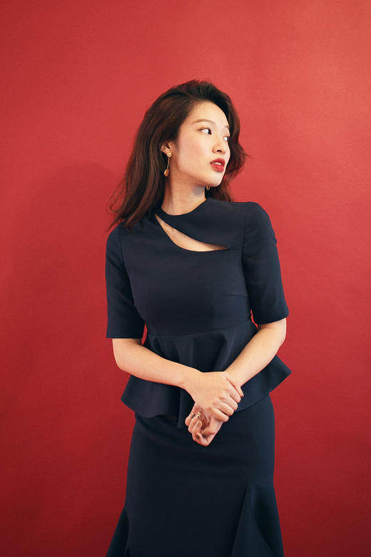 AtelierMissLu / Stacy 藏青镂空中袖上衣 商品图2