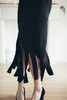 AtelierMissLu / Claudia 黑色V领流苏摆连身裙 商品缩略图3