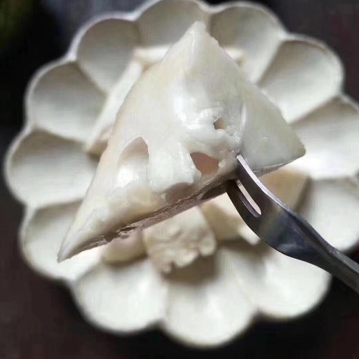 『水果冰激凌🍦甜过初恋[偷笑]』👏👏，释迦[微笑][微笑]，佛头果，切开嫩白果肉，尝一口😋，磨砂质感，果肉软糯Q滑，甜度相当高👍，成熟后的释迦，一碰即破的幼嫩果肉蜜流 商品图6