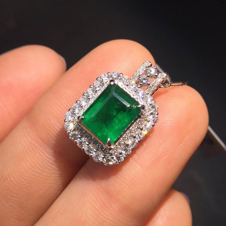 57404方形祖母绿吊坠