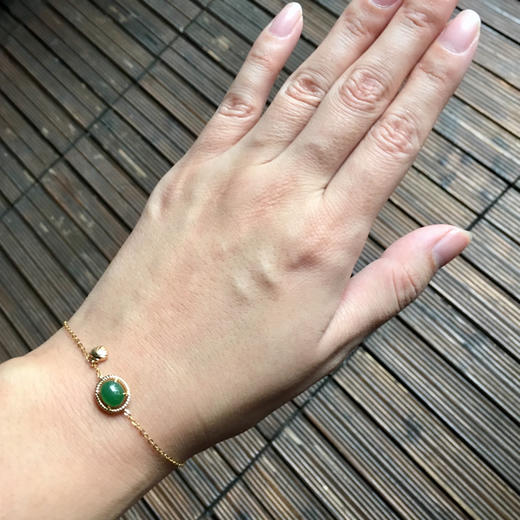 冰种阳绿翡翠蛋面手链18k黄金镶嵌 商品图9