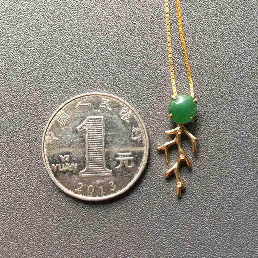 一鹿有你冰种阳绿翡翠蛋面吊坠18k黄金镶嵌 商品图2