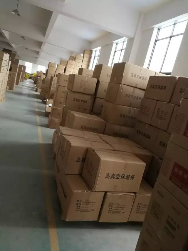 双旦福利元厂库存杯中取暖善摩丝与诗华家联名款保温杯保温24小时以上