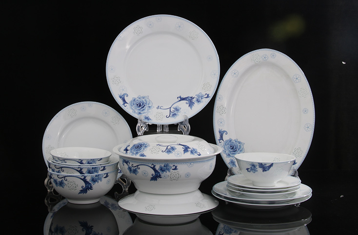 景德镇陶瓷 国瓷红叶 36头玫瑰情人