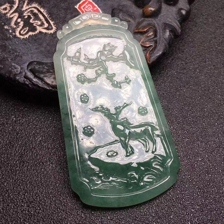 d61741翡翠冰糯种飘花梅花鹿