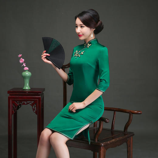 复古唐装真丝修身高开叉七分袖旗袍(货号 xg324)