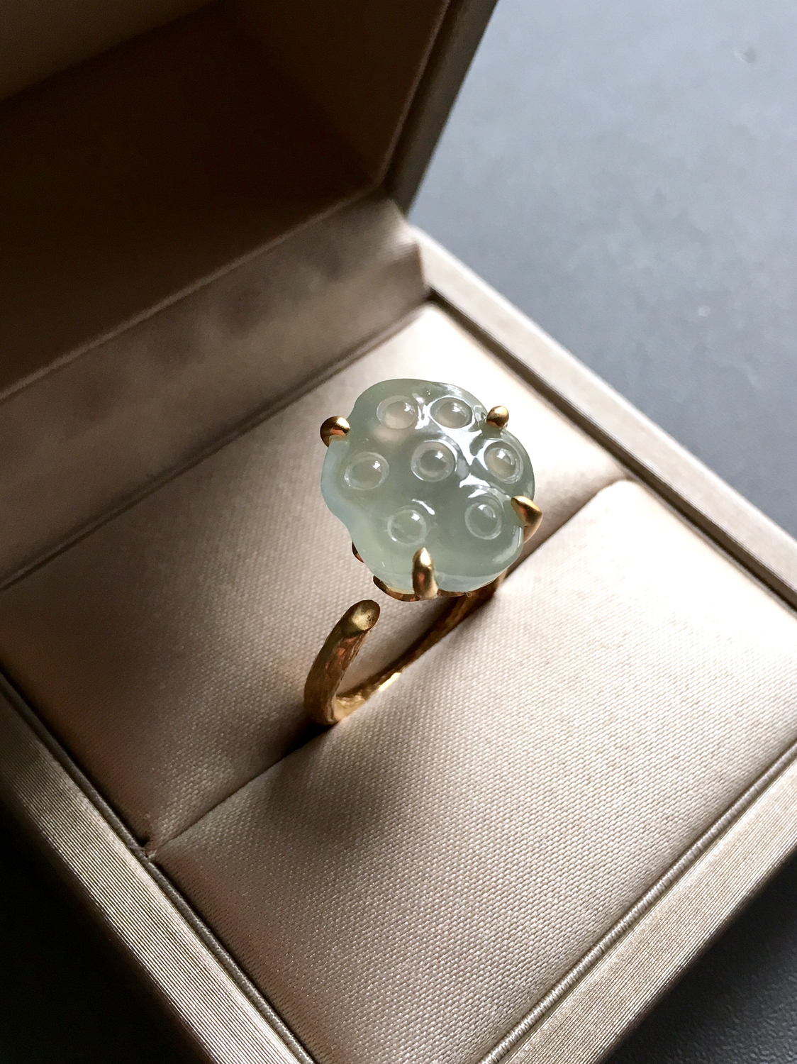 高冰种莲蓬翡翠戒指18k黄金镶嵌