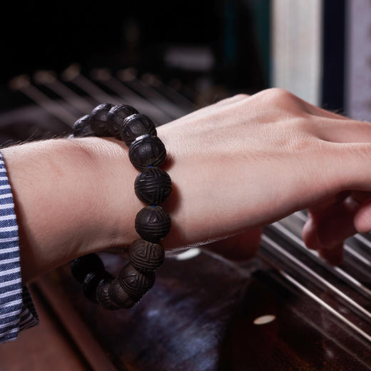 归藏·药香珠手串｜以沉香、檀香等二十多种天然名贵中药制成，祈福静心、清赏雅玩 商品图0
