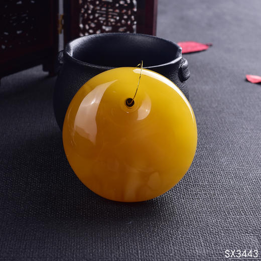 【蜜蜡公主扣】克重:43.85g 规格:55.9*23.5mm有证书【编码:sx3443】