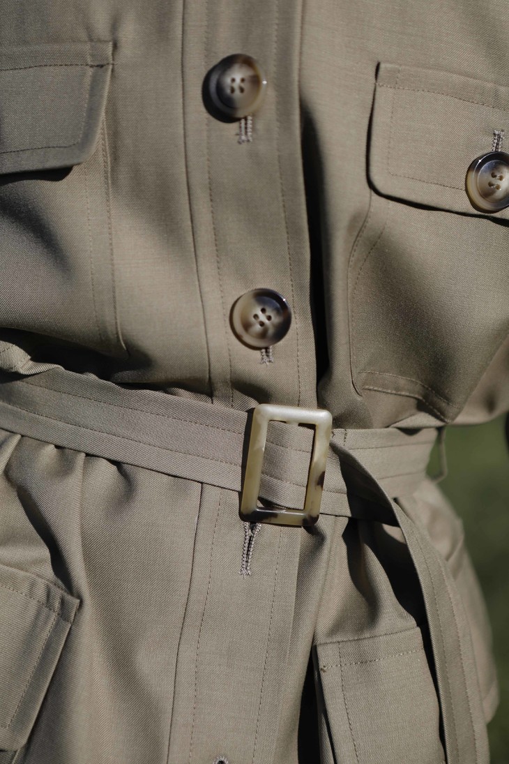 灰绿色狩猎装safari