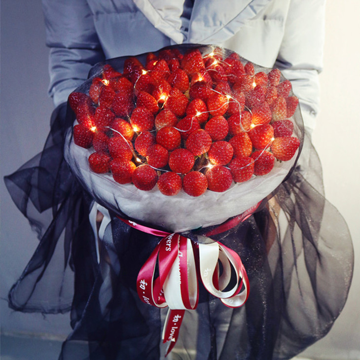 网红创意草莓花束礼盒送女友老婆闺蜜生日情人节元旦跨年节日礼物