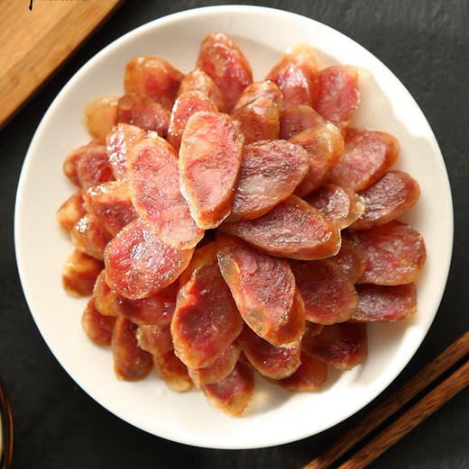 云南二瓦香肠黑毛猪肉手工秘制不加淀粉肥瘦相间帮大家试吃过了原味的