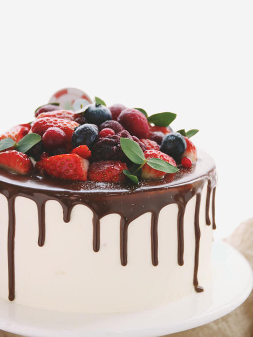浆果浓情巧克力奶油蛋糕