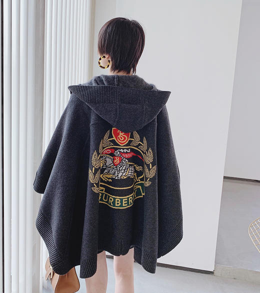 5折 THS Lady 无折 连帽披肩 后背麦穗刺绣披肩斗篷 BC853 商品图3