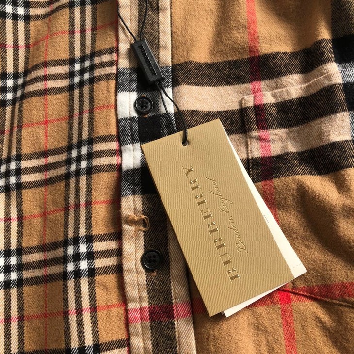 点此购买情侣款巴宝莉联名限量款格纹衬衫创111616