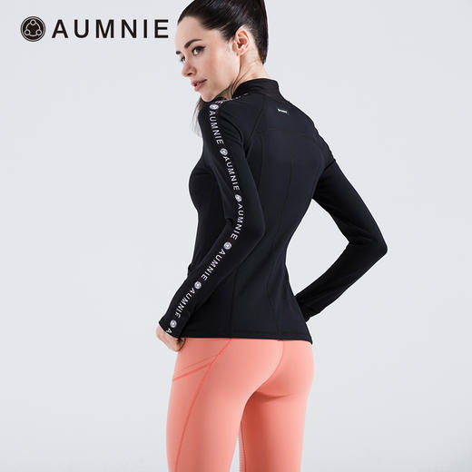 半拉链LOGO上衣 / HALF ZIP LOGO TOP 商品图3