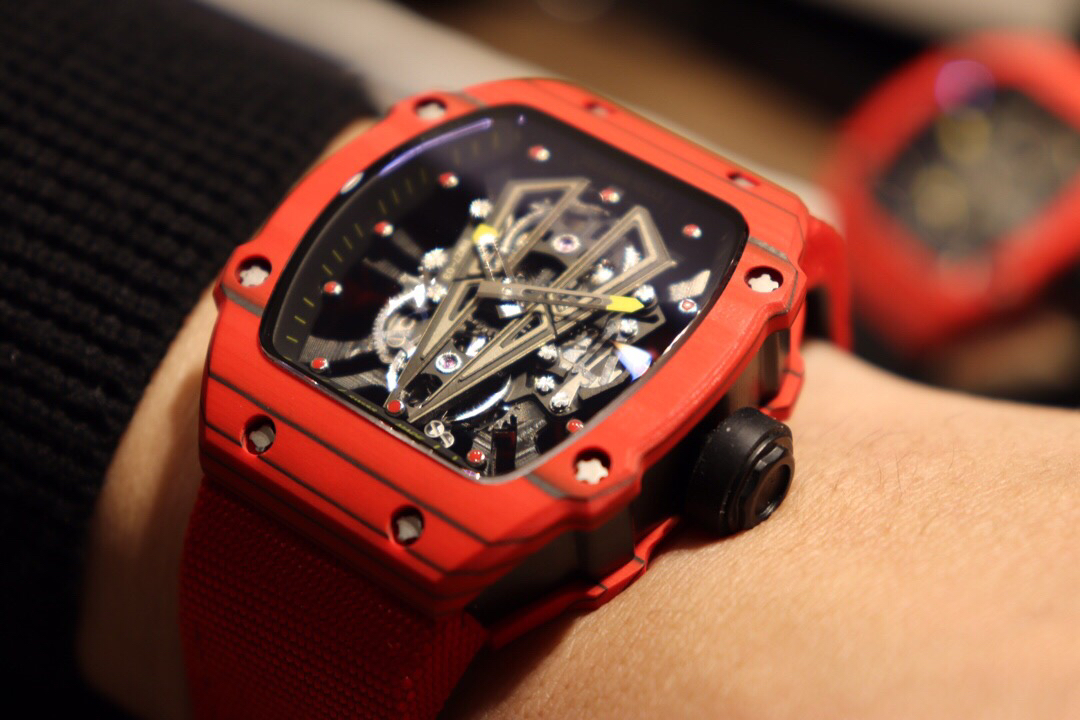 理查德米勒腕表型号rm2703咆哮的公牛采用100的ntpt碳