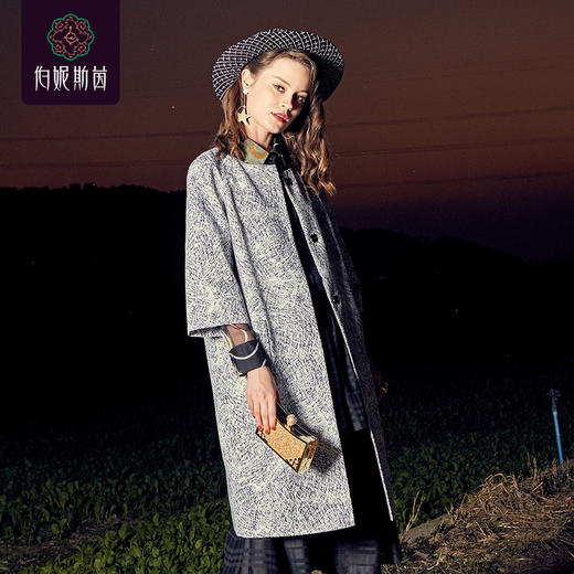 1D6523--黑白色风衣--荷兰的花床--《燃烧的灵魂—梵高》 商品图4