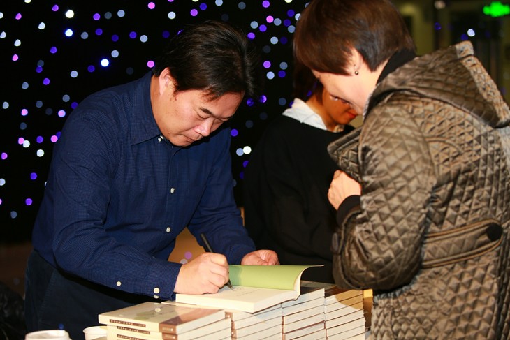 叶开,本名廖增湖,文学博士《收获》杂志副编审,作家,编辑家,语文教育