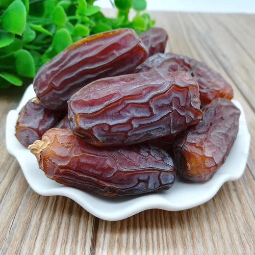 以色列的椰枣，波斯枣，纯天然无添加。在以色列被称为“阳光之树沙漠面包””，椰枣作为阿拉伯贵妇的下午茶必备。甜而不腻，营养价值丰富！具有益气，止咳润肺，化痰平喘，滋阴壮阳！ 商品图7