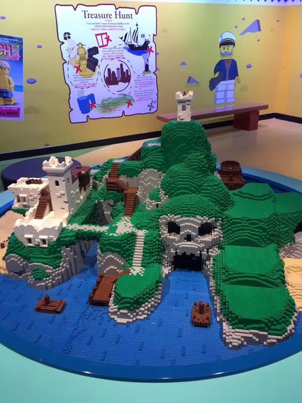 乐高模型拼砌大师将会入驻乐高创意工作室,在这里每天定时为小朋友们