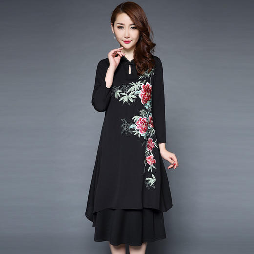 民族风高贵改良刺绣中长款绣花假两件连衣裙货号js5954