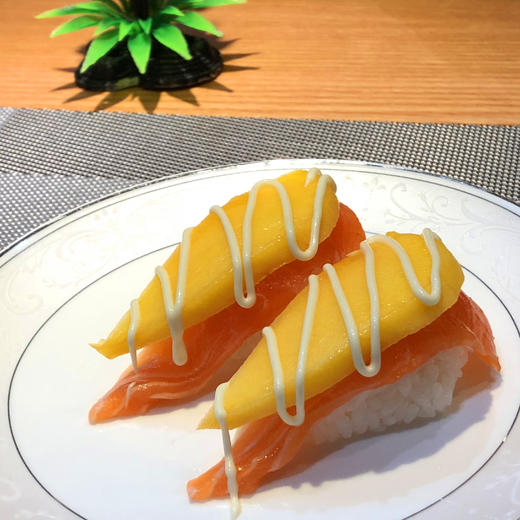 三文鱼芒果寿司ss